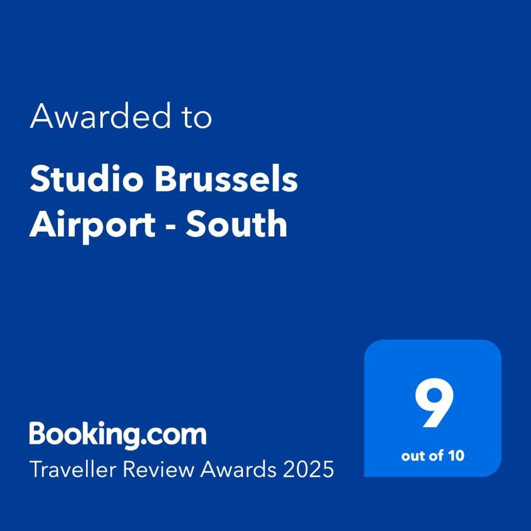 Studio Brussels Airport - South ザベンテム エクステリア 写真